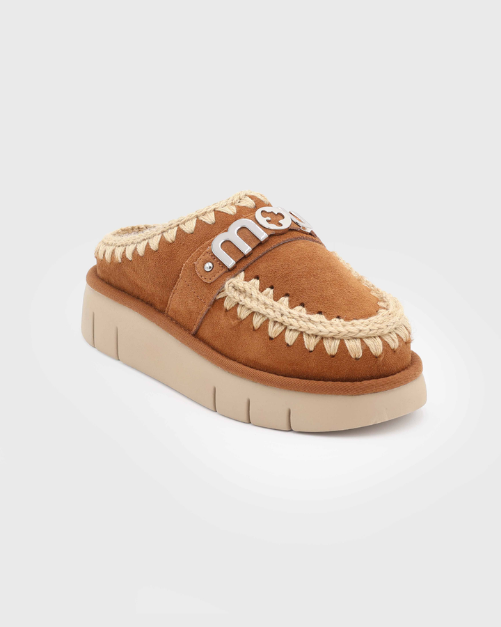 MOU BOUNCE CLOG METAL LOGO COGNAC