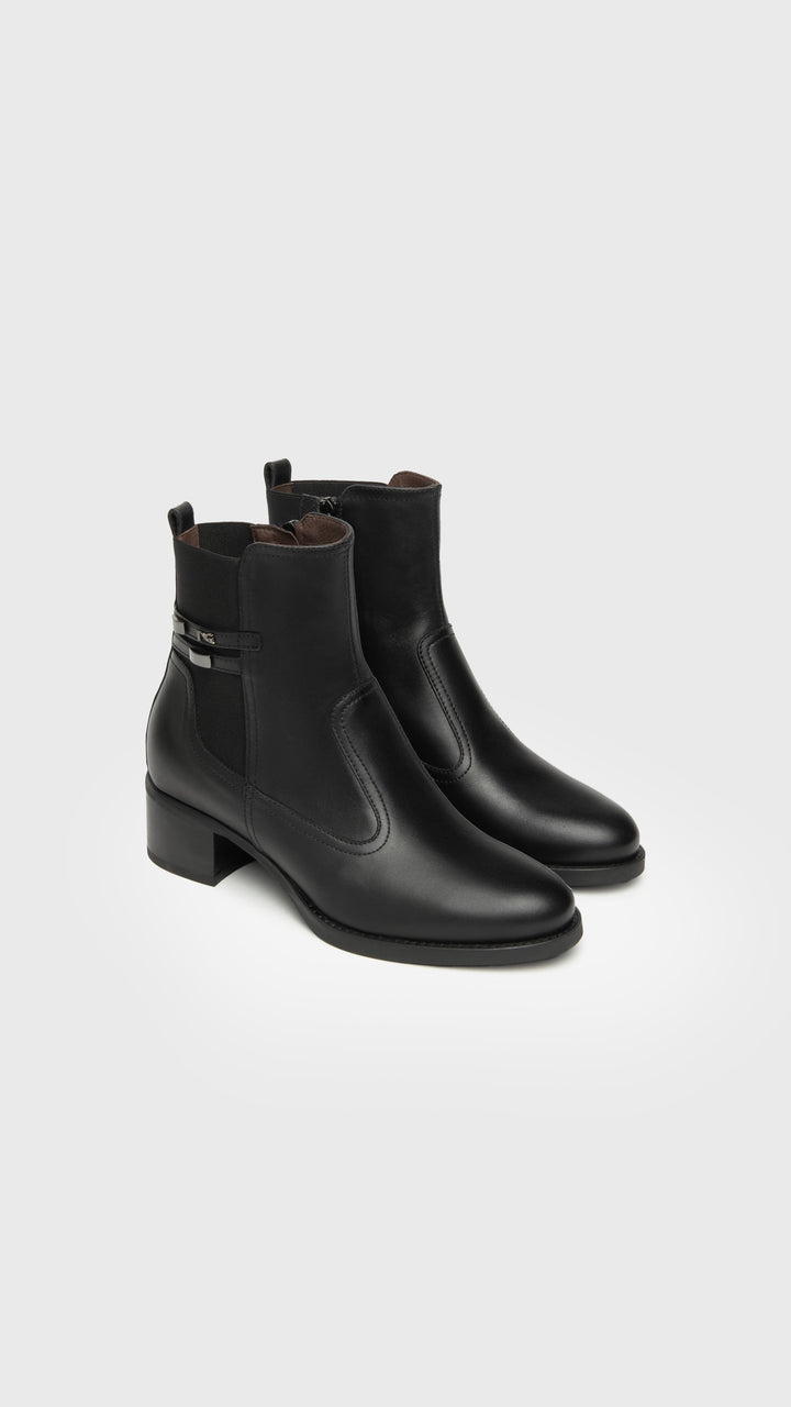 STIVALETTO IN PELLE NERO