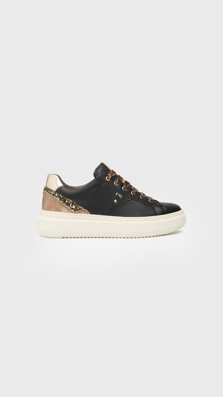 SNEAKER IN PELLE NERA PLATFORM