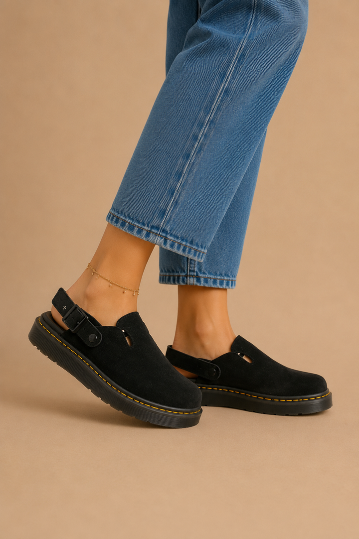 DR. MARTENS CARLSON