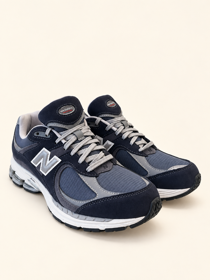 NEW BALANCE 2002R