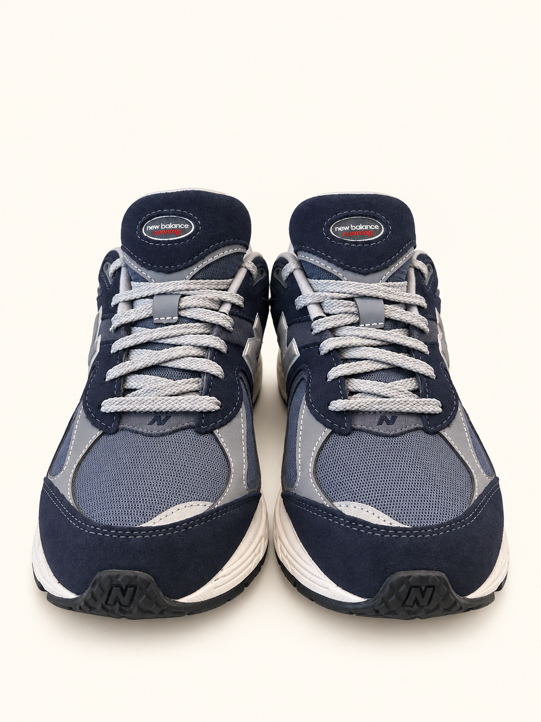 NEW BALANCE 2002R