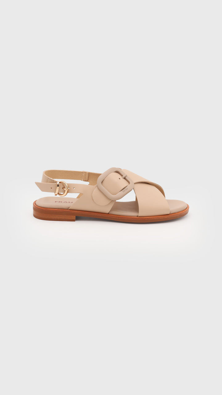 SANDALO FIBBIA CON CHIUSURA DETTAGLIO ORO CREMA