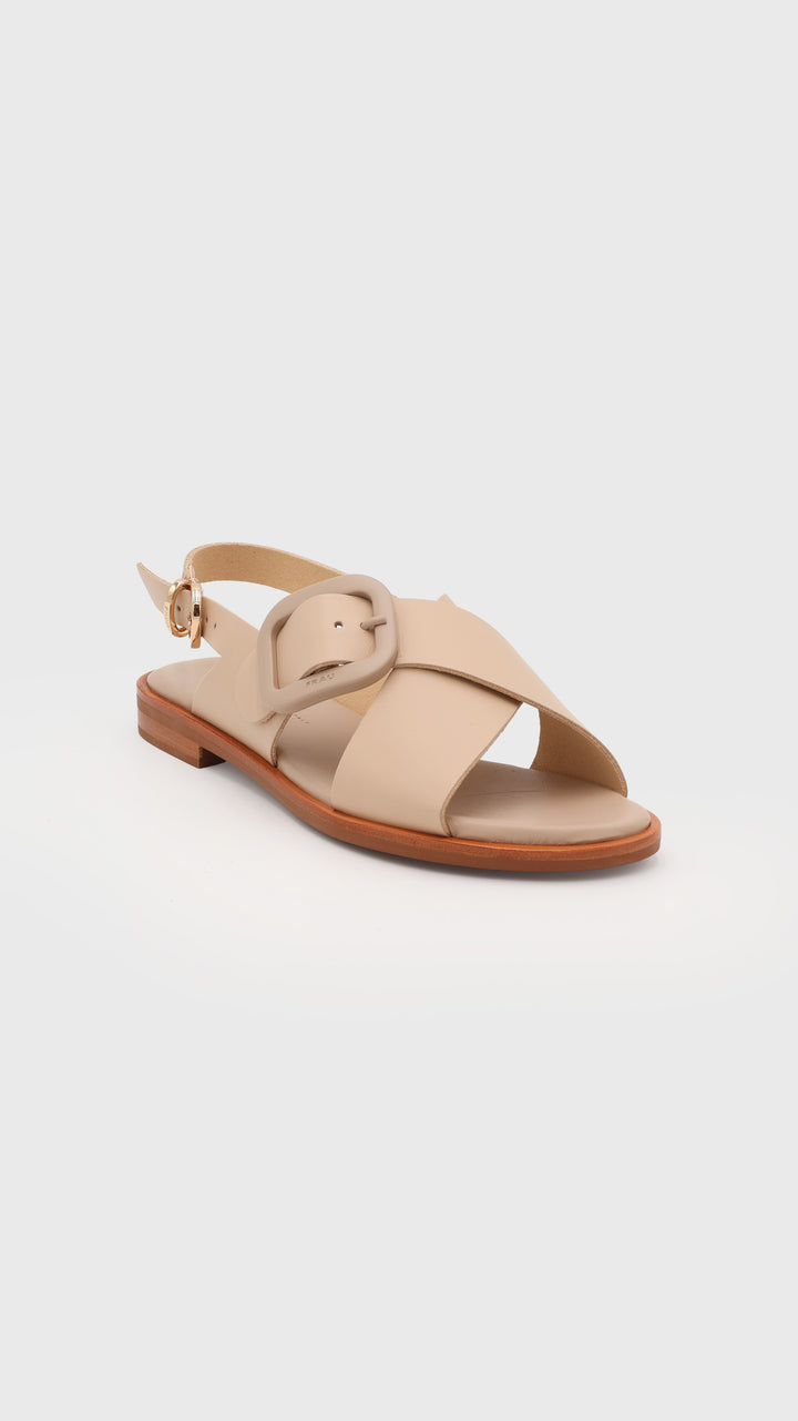 SANDALO FIBBIA CON CHIUSURA DETTAGLIO ORO CREMA