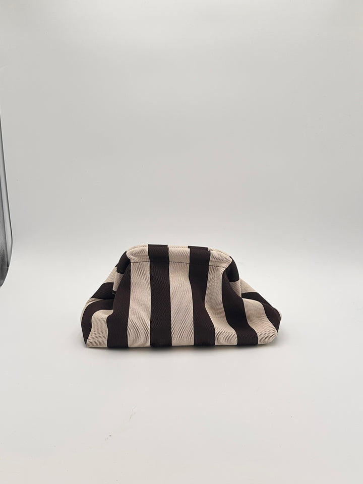 BORSA A MANO CON CHIUSURA A CONCIGLIA