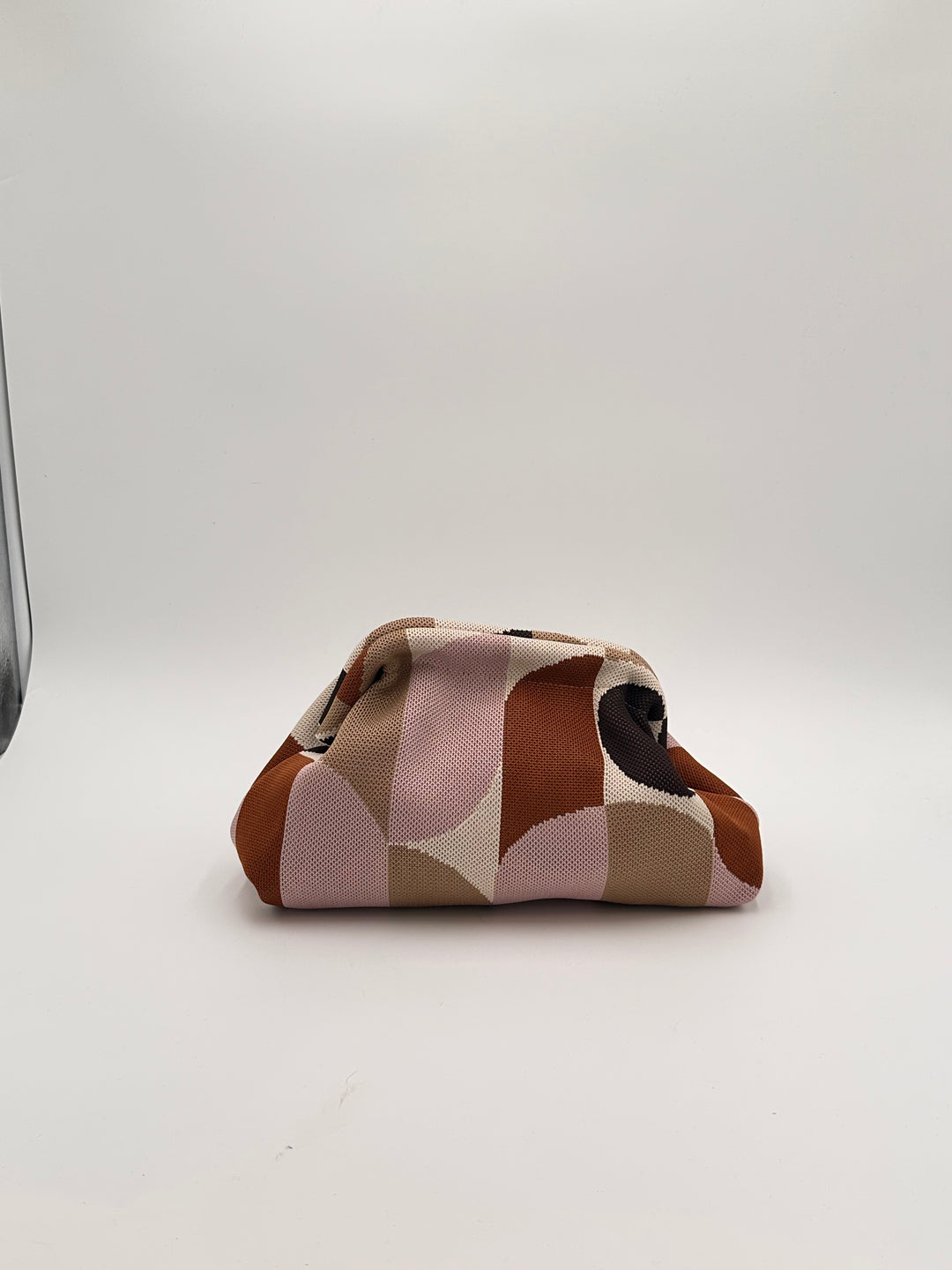 BORSA A MANO CON CHIUSURA A CONCIGLIA