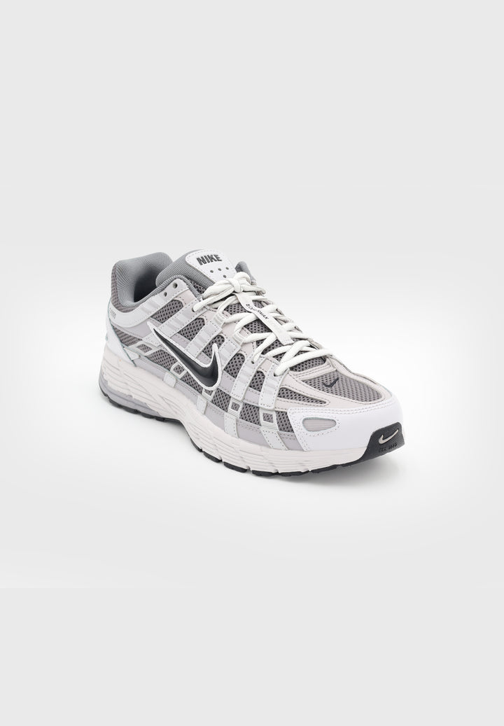 NIKE P6000