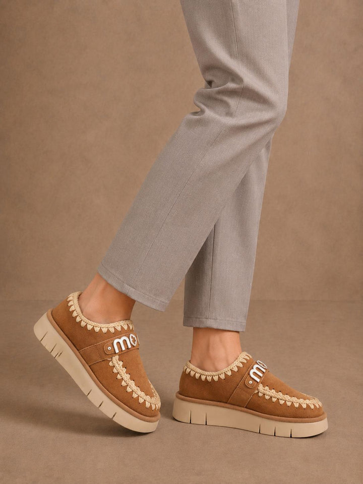 MOU BOUNCE CLOG METAL LOGO COGNAC